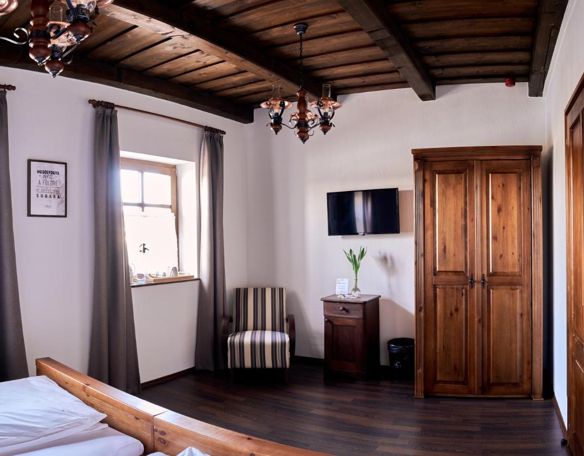 Zsindelyes Cottage Erpatak ภายนอก รูปภาพ