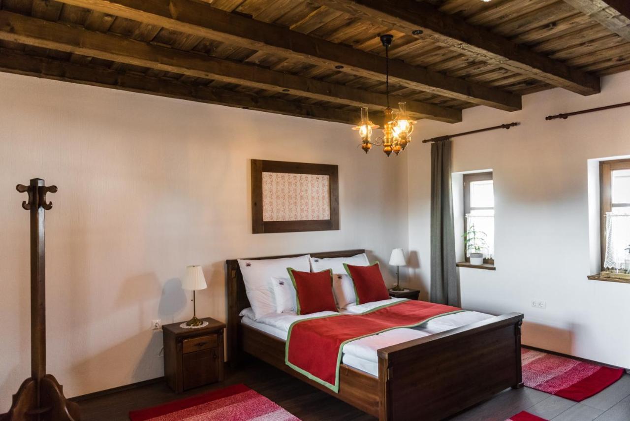 Zsindelyes Cottage Erpatak ภายนอก รูปภาพ