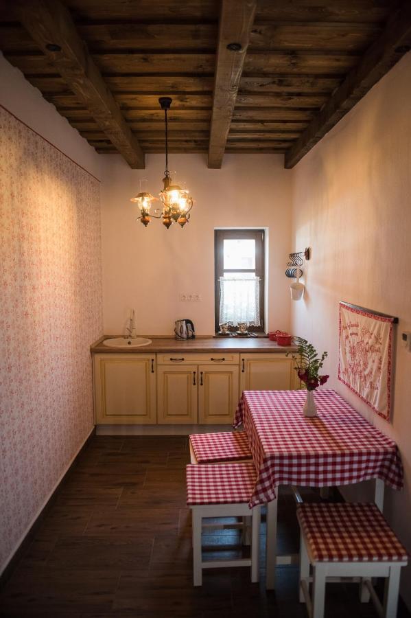 Zsindelyes Cottage Erpatak ภายนอก รูปภาพ