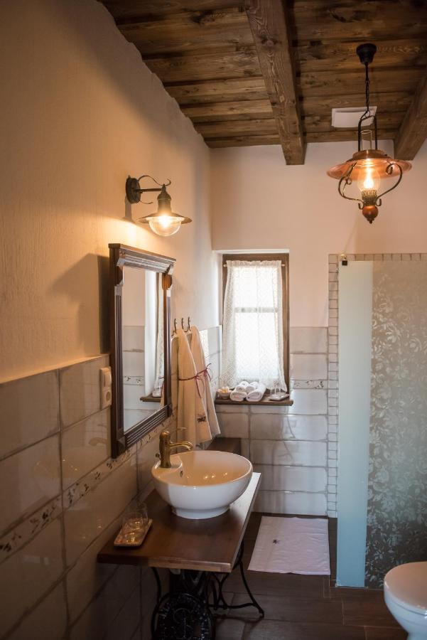 Zsindelyes Cottage Erpatak ภายนอก รูปภาพ
