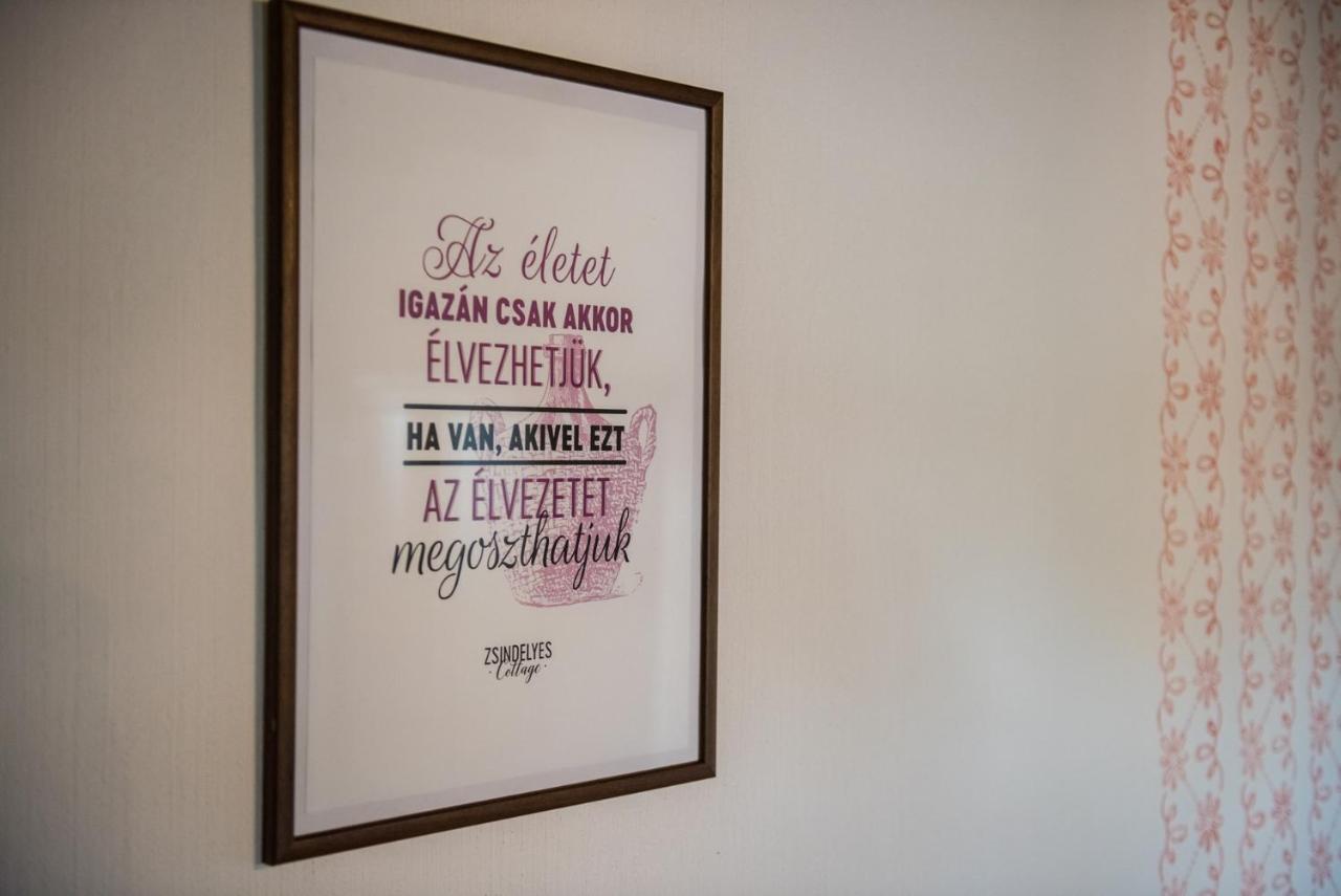 Zsindelyes Cottage Erpatak ภายนอก รูปภาพ