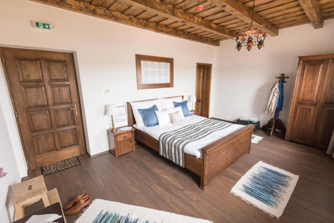 Zsindelyes Cottage Erpatak ภายนอก รูปภาพ