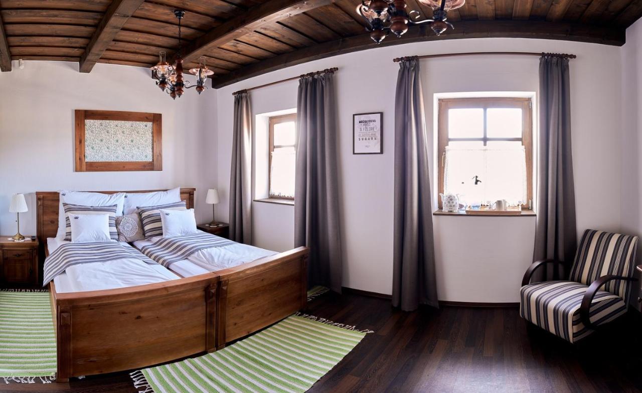 Zsindelyes Cottage Erpatak ภายนอก รูปภาพ