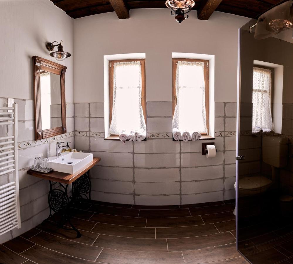 Zsindelyes Cottage Erpatak ภายนอก รูปภาพ